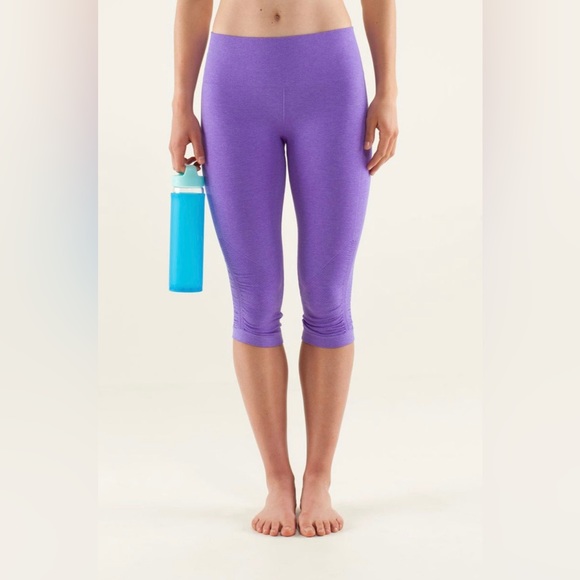 Lululemon In The Flow Crop
Power Purple - Picture 6 of 8